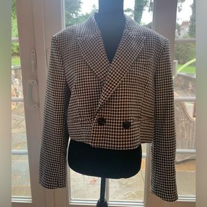 Zara cropped houndstooth style blazer size Large- black & white